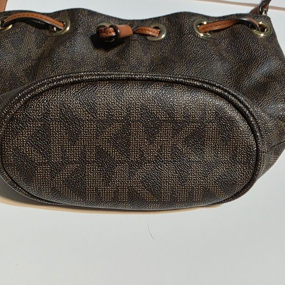 Michael Kors small Bucket Bag - Picture 11 of 12